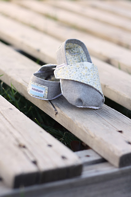 Toms discount baby slippers