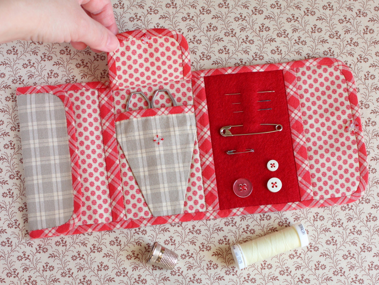 Roll-up Sewing Organizer / Travel Sewing Kit | Textillia