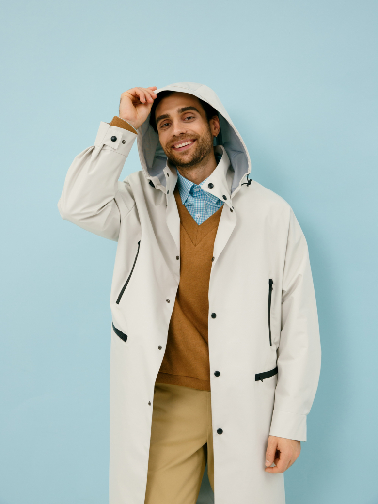 Gentleman's raincoat online